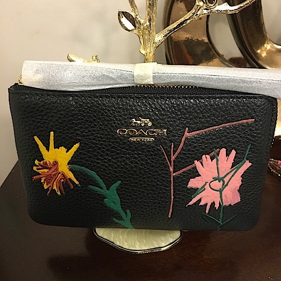Coach X Jean-Michel Basquiat Corner Zip Wristlet  🌸 - Picture 5 of 8